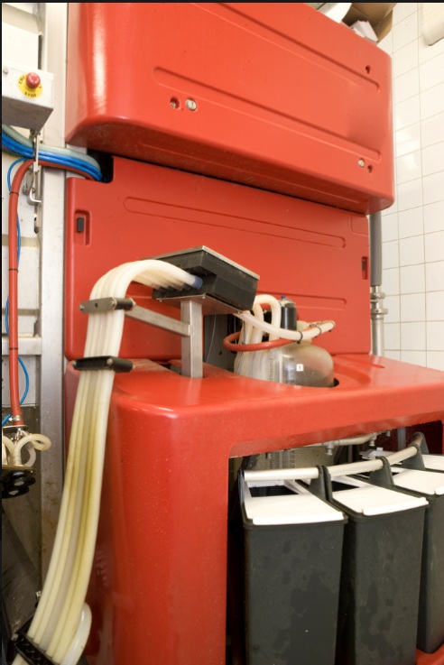 畜牧机械行业新趋势｜2025年智能化设备与市场机遇解析