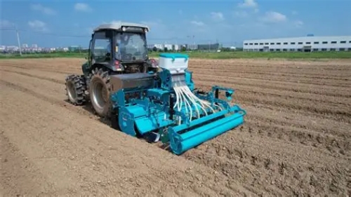 牧科机械背后的技术 — 精准农业设备揭秘